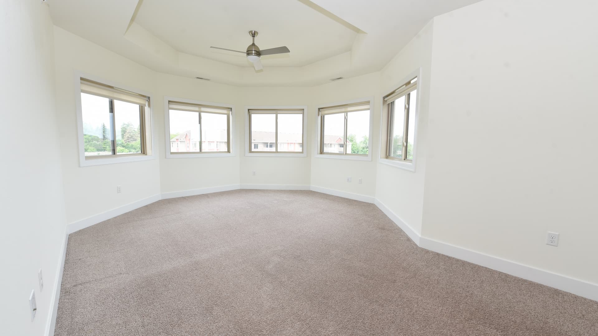 Photos of Greenfield Highlands Apartments in Greenfield, WI